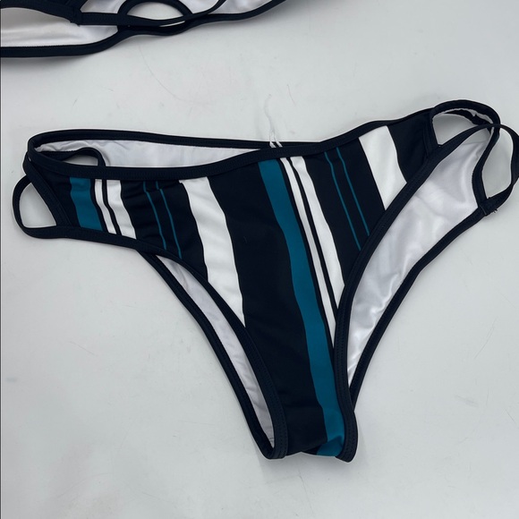 Women's Cupshe Striped Cutout Top & Bottom Bikini Set - Picture 6 of 7
